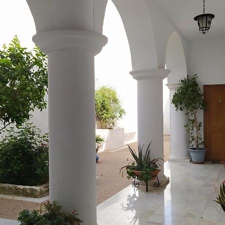 Sherryflat Claveles - Parking Jerez de la Frontera Exterior foto