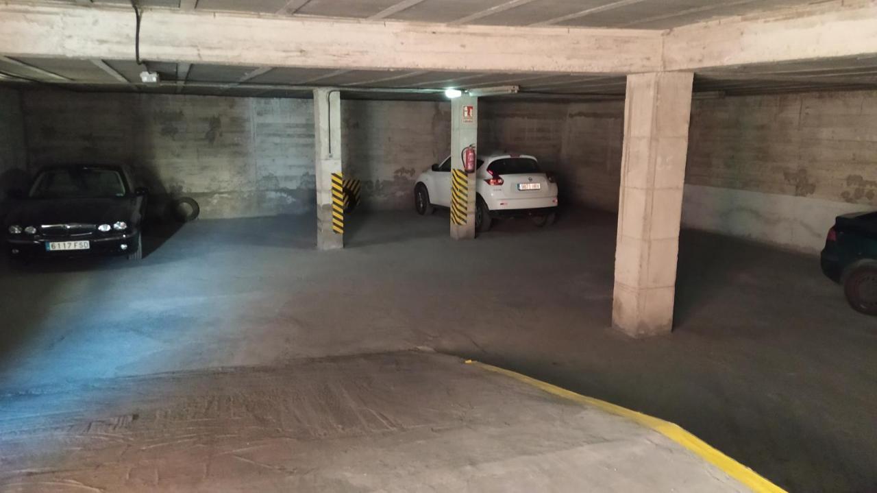 Sherryflat Claveles - Parking Jerez de la Frontera Exterior foto