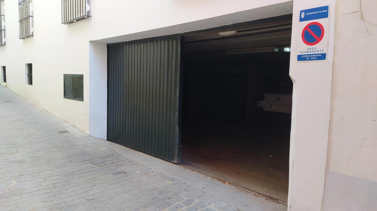 Sherryflat Claveles - Parking Jerez de la Frontera Exterior foto